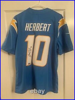 JUSTIN HERBERT Signed Jersey BAS COA SZ MED -Officially Licensed Limited Jersey